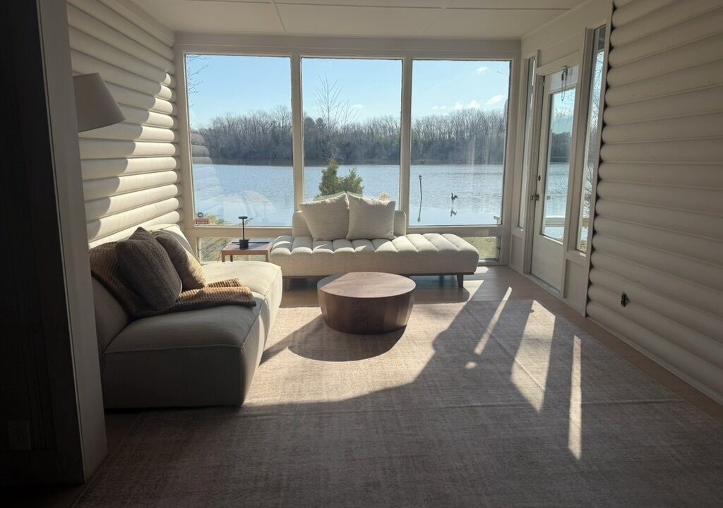 Photo of Livingroom in Fabreville