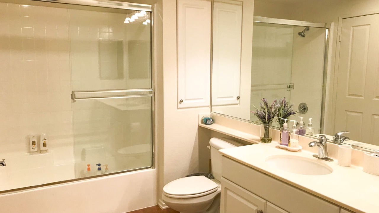 Photo of Bathroom in Irvine Research Center