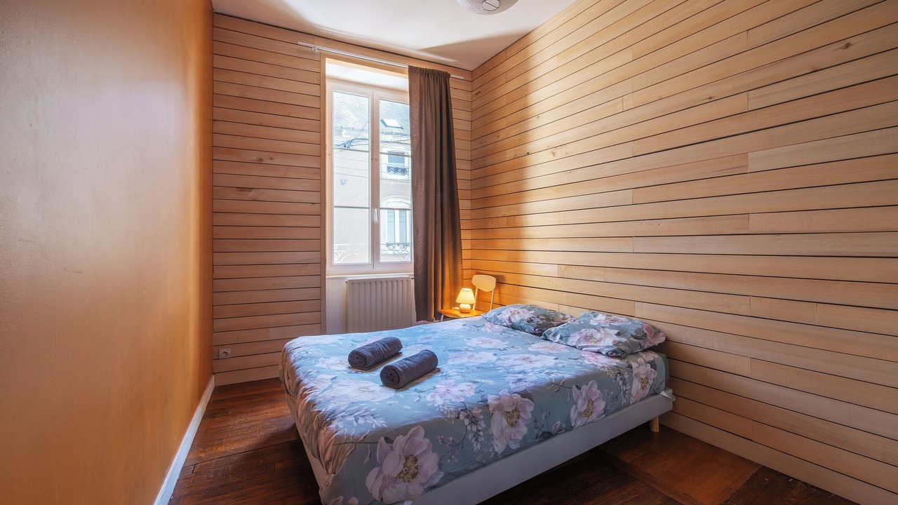 Photo of Bedroom in Centre-ville rive gauche