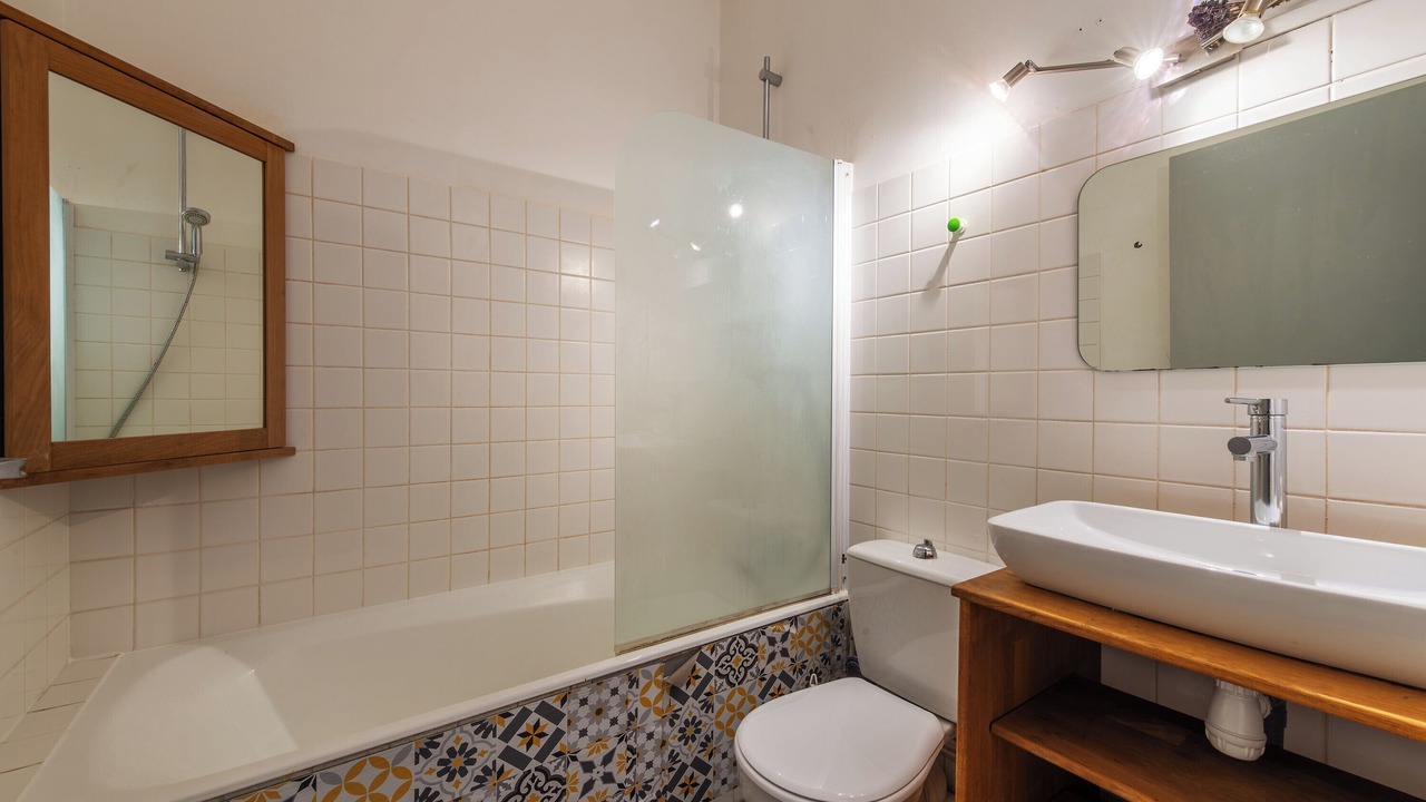 Photo of Bathroom in Centre-ville rive gauche