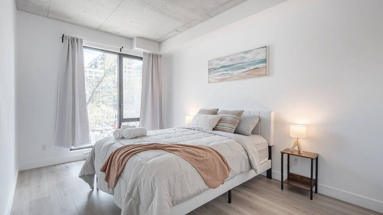 Photo of Bedroom in International District