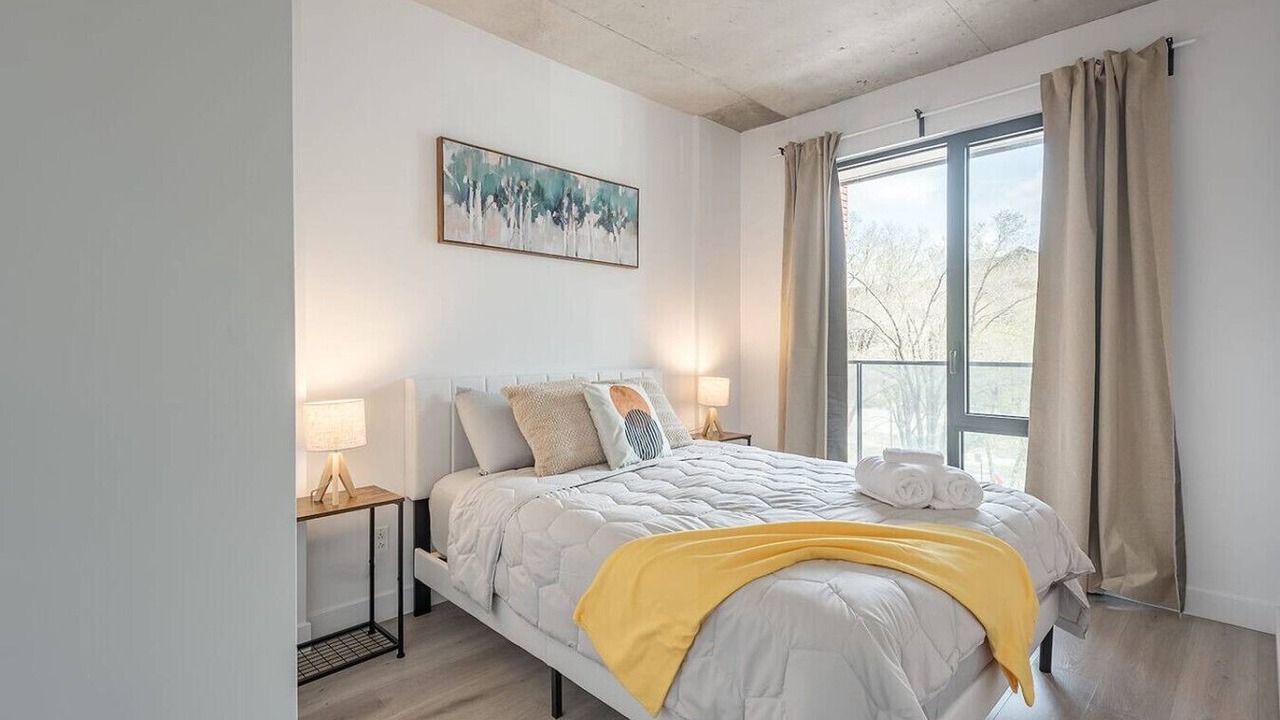 Photo of Bedroom in International District