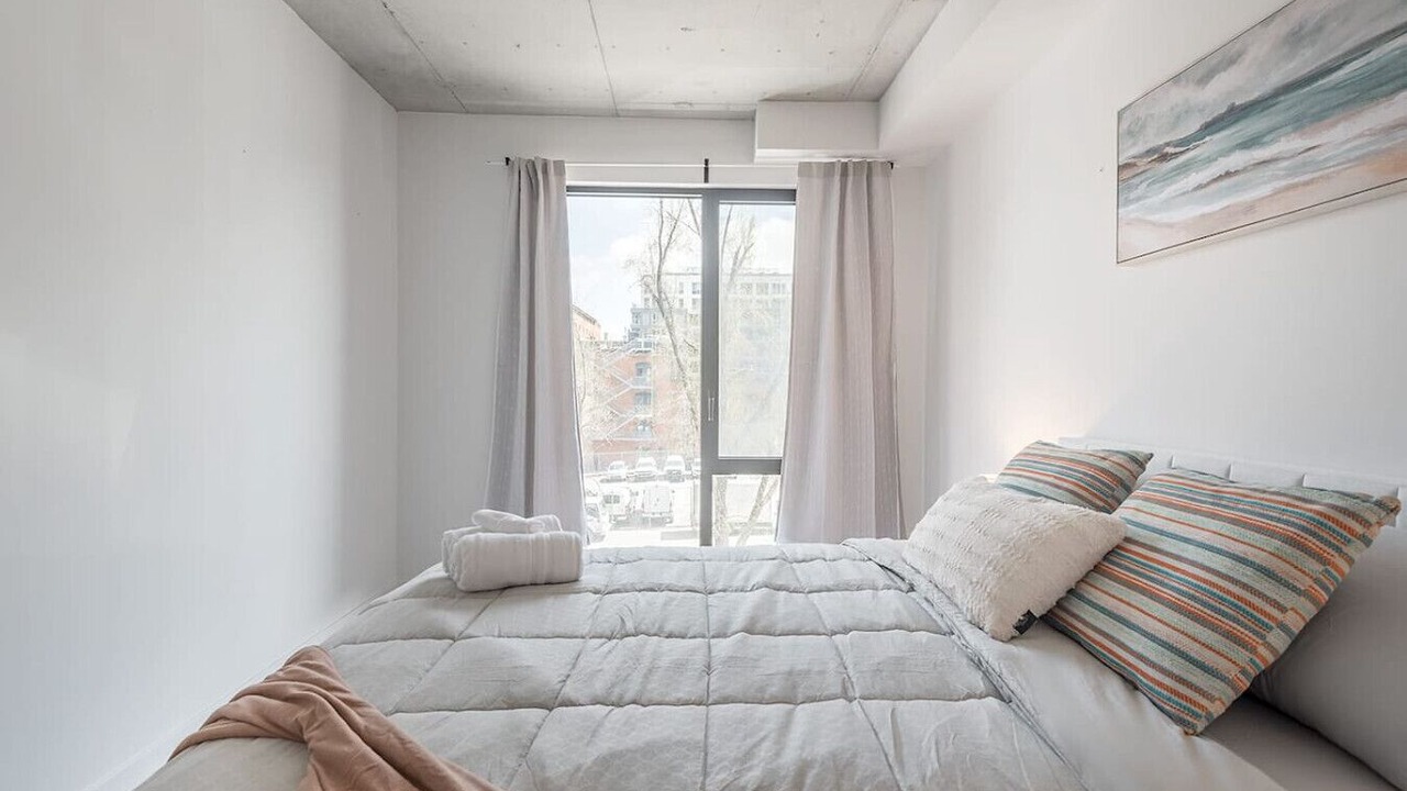 Photo of Bedroom in International District