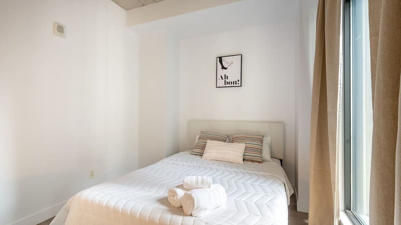 Photo of Bedroom in International District
