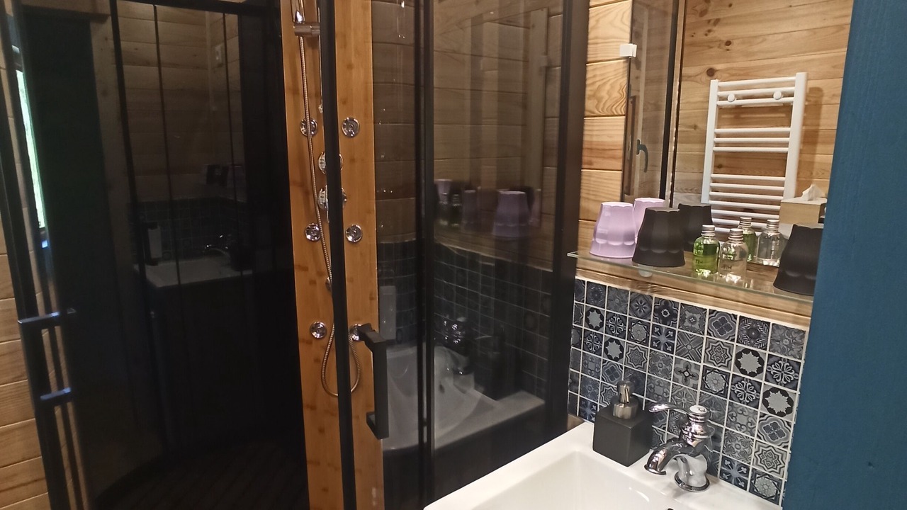 Photo of Bathroom in Saint-Remy-de-Maurienne