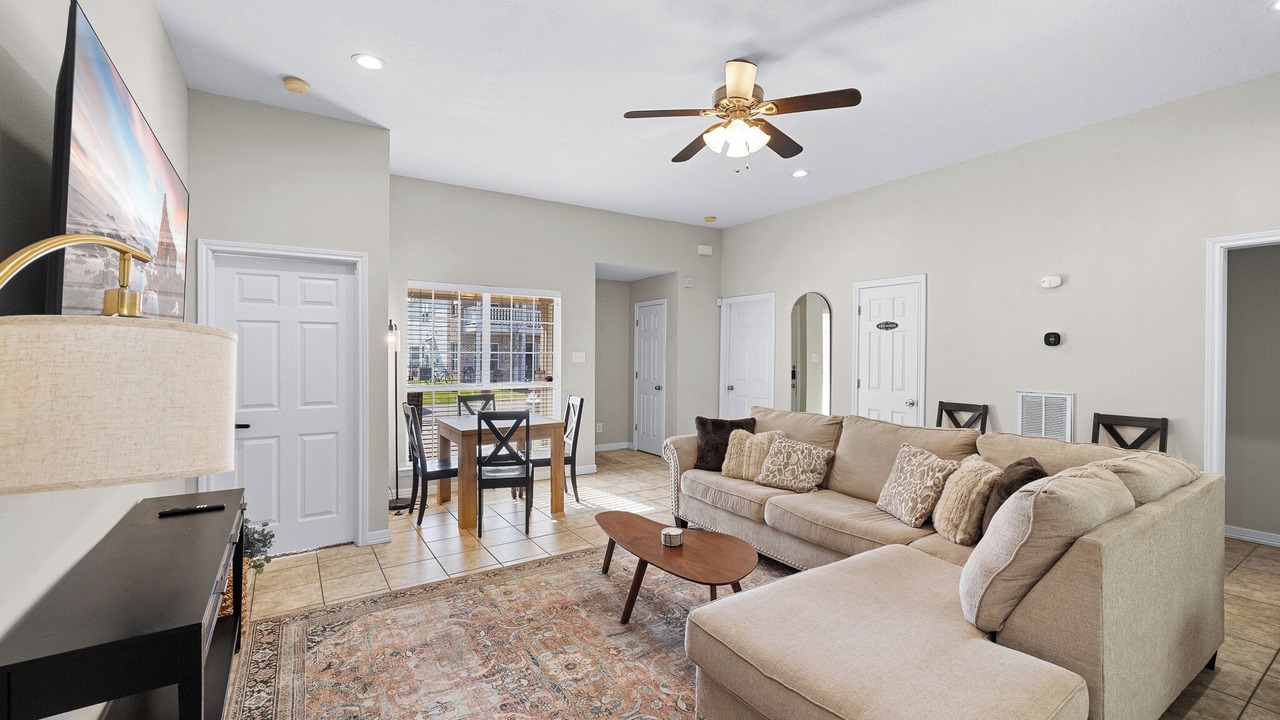 Photo of Livingroom in College Station