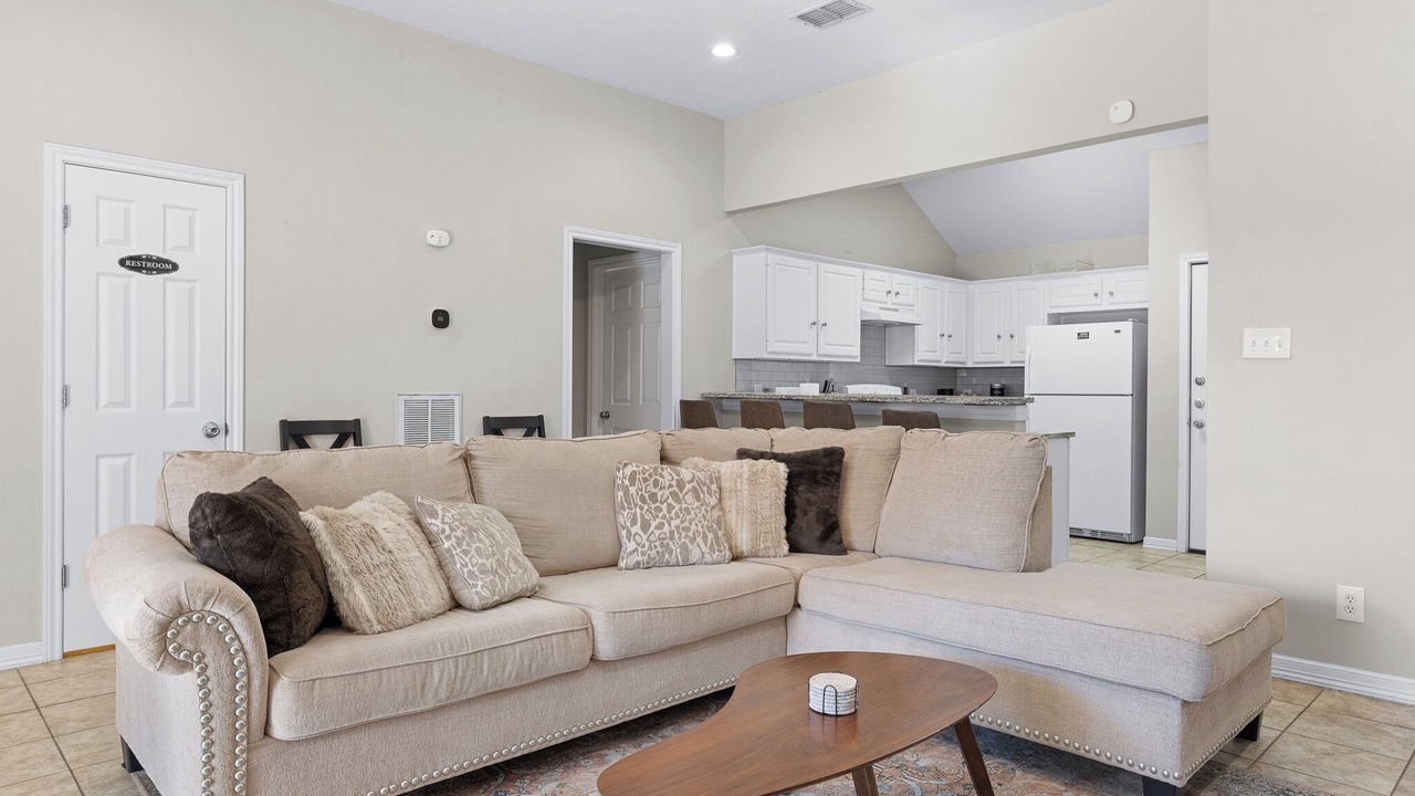 Photo of Livingroom in College Station