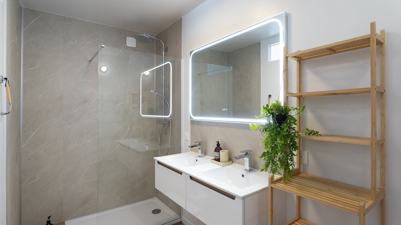 Photo of Bathroom in La Guymauviere-La Hulotais-La Bourelais