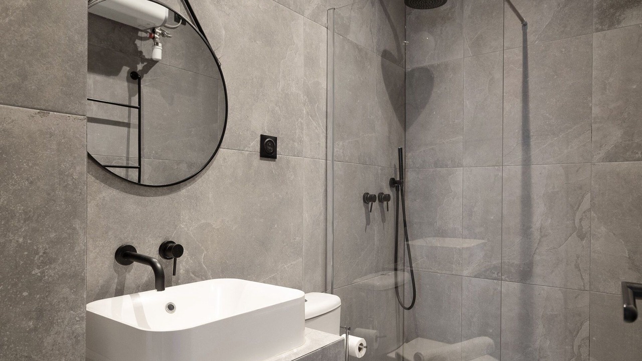 Photo of Bathroom in Quartier de l'Ecole-Militaire