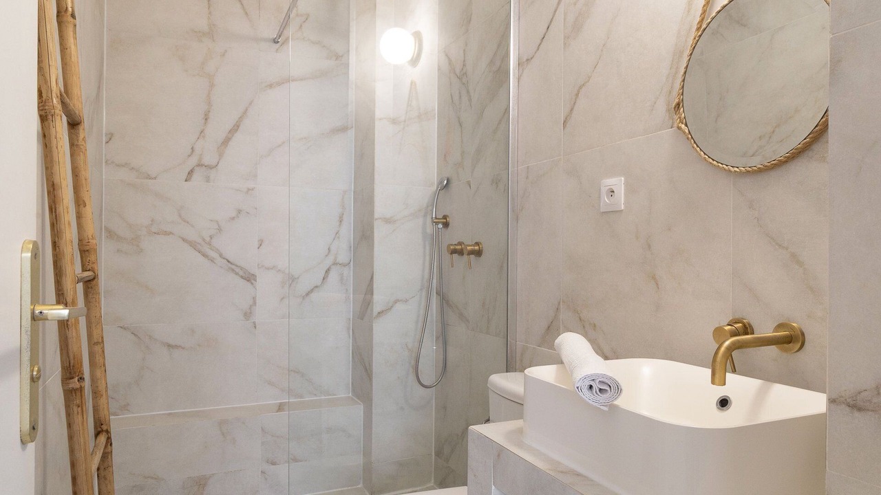 Photo of Bathroom in Quartier de l'Ecole-Militaire