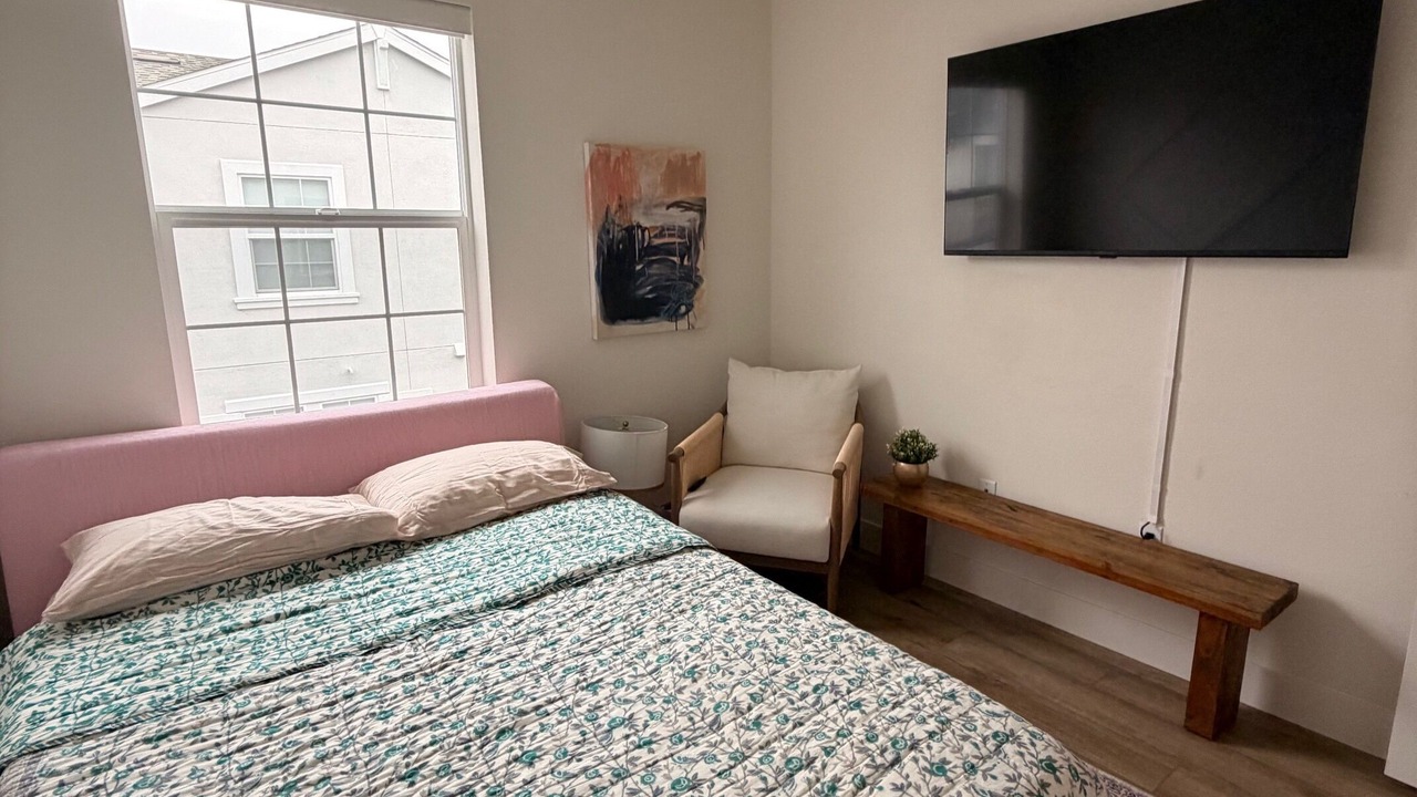 Photo of Bedroom in Newark