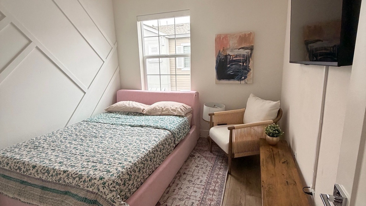 Photo of Bedroom in Newark
