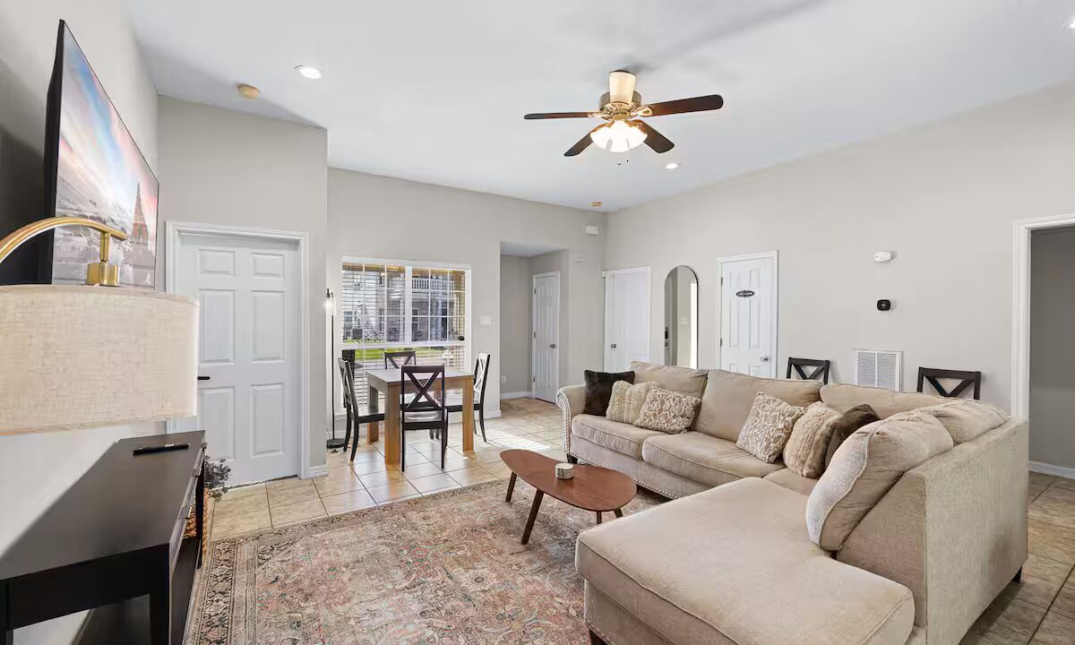 Photo of Livingroom in College Station