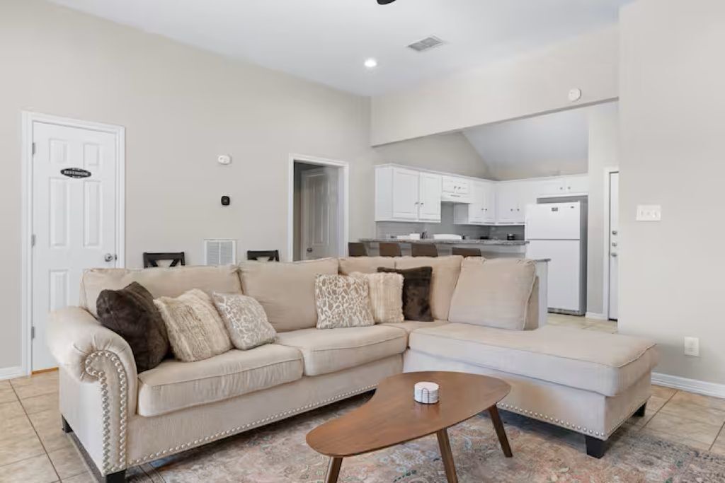 Photo of Livingroom in College Station