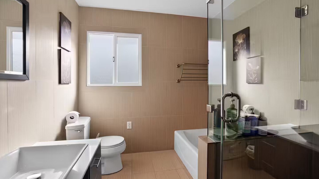 Photo of Bathroom in El Cerrito
