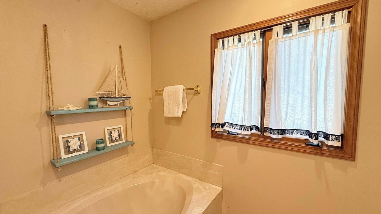 Photo of Bathroom in Linn Creek