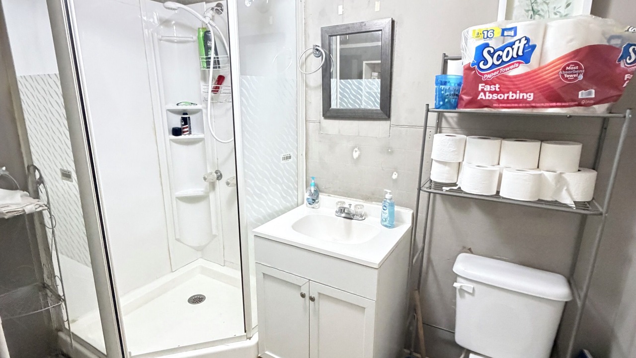 Photo of Bathroom in Warren