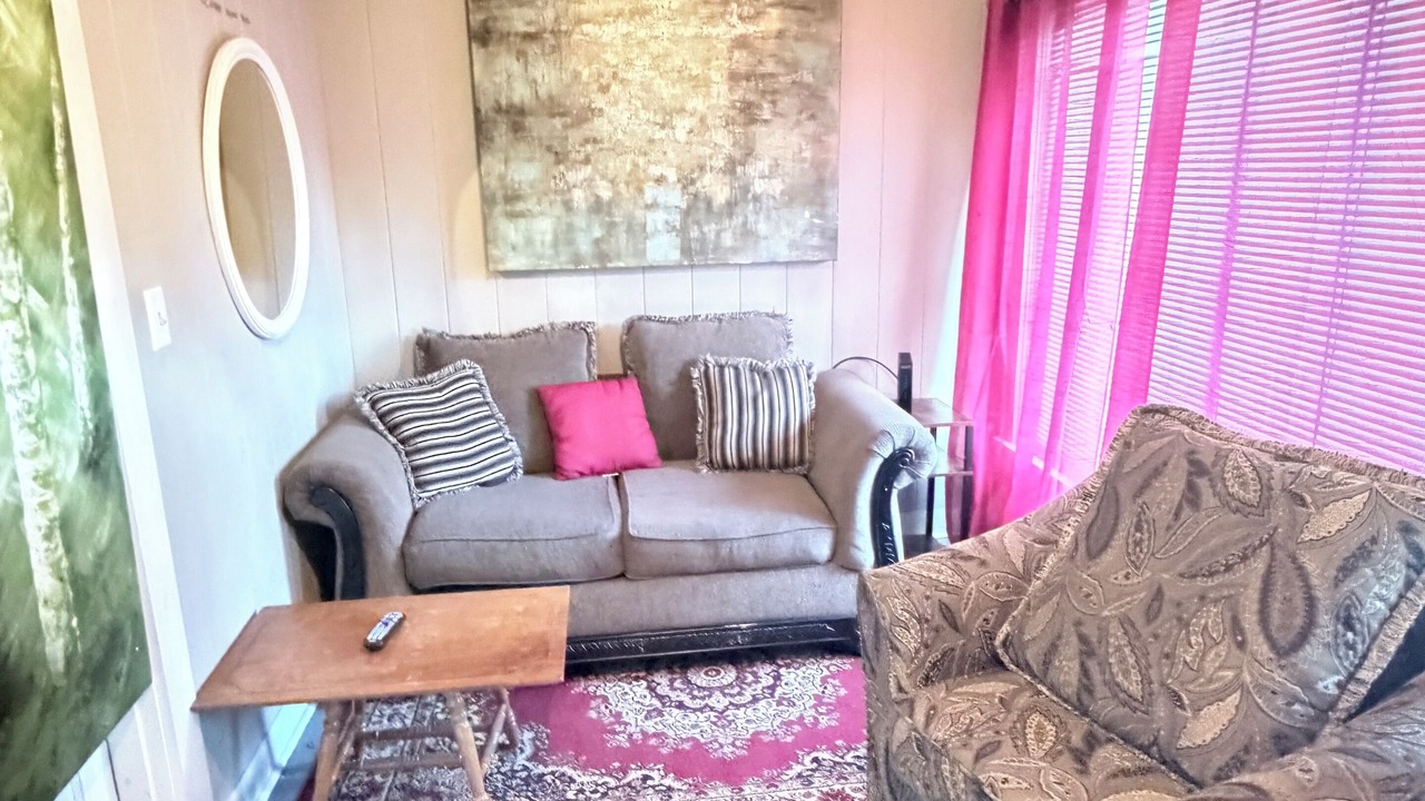 Photo of Livingroom in Warren