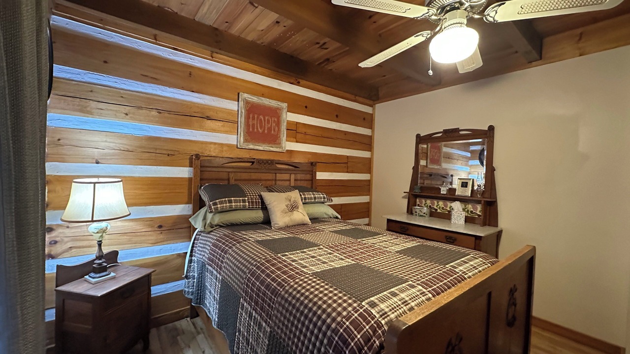 Photo of Bedroom in Owensville