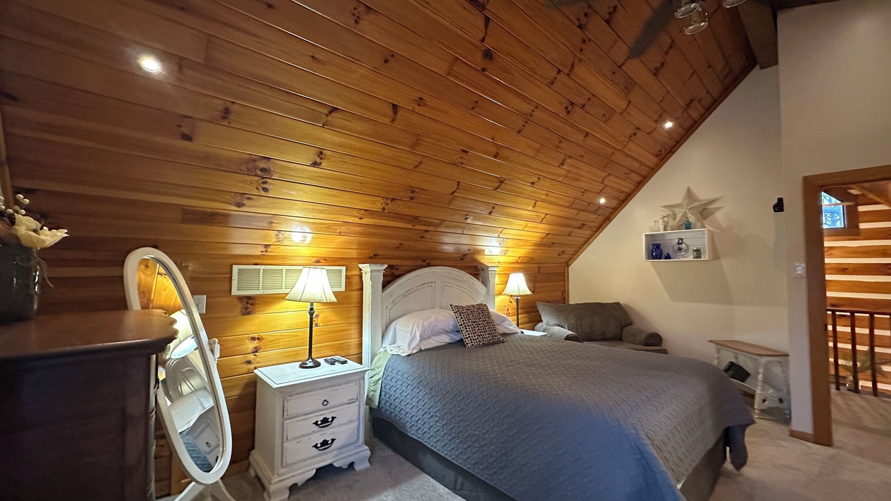 Photo of Bedroom in Owensville