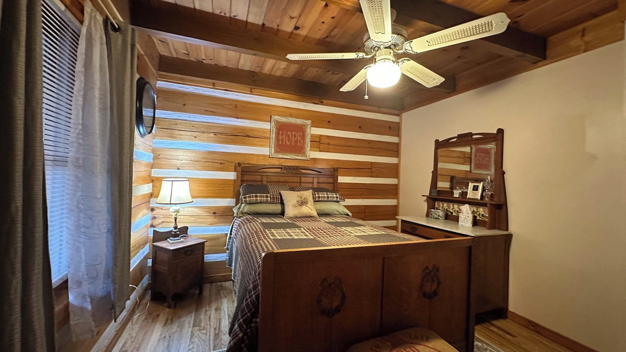 Photo of Bedroom in Owensville
