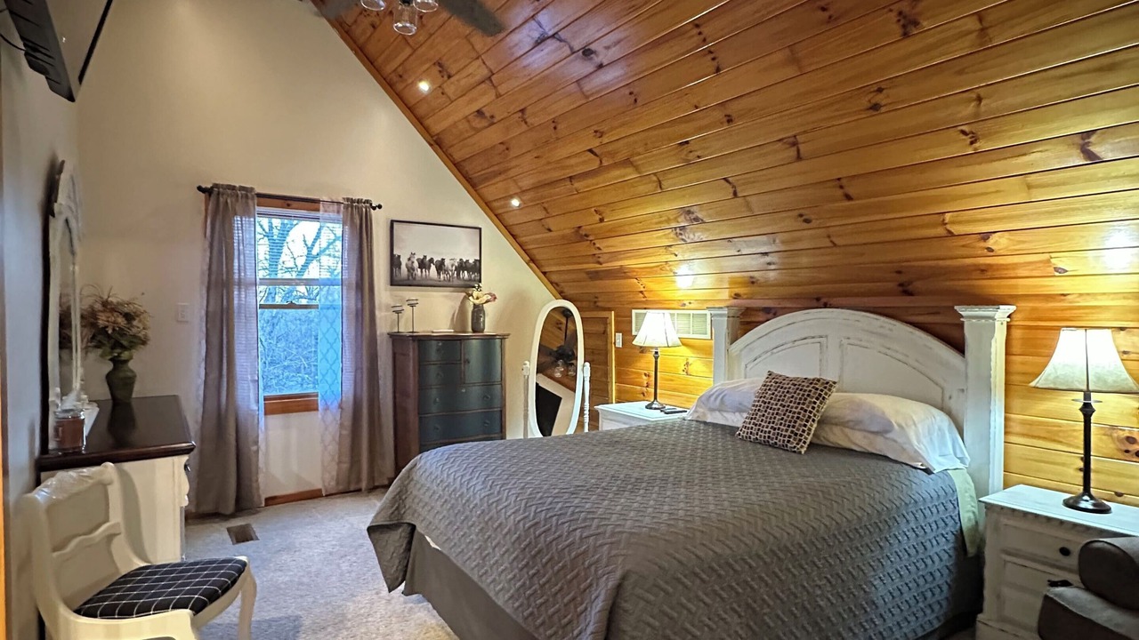Photo of Bedroom in Owensville