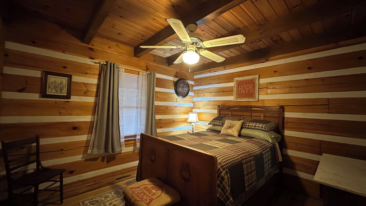 Photo of Bedroom in Owensville