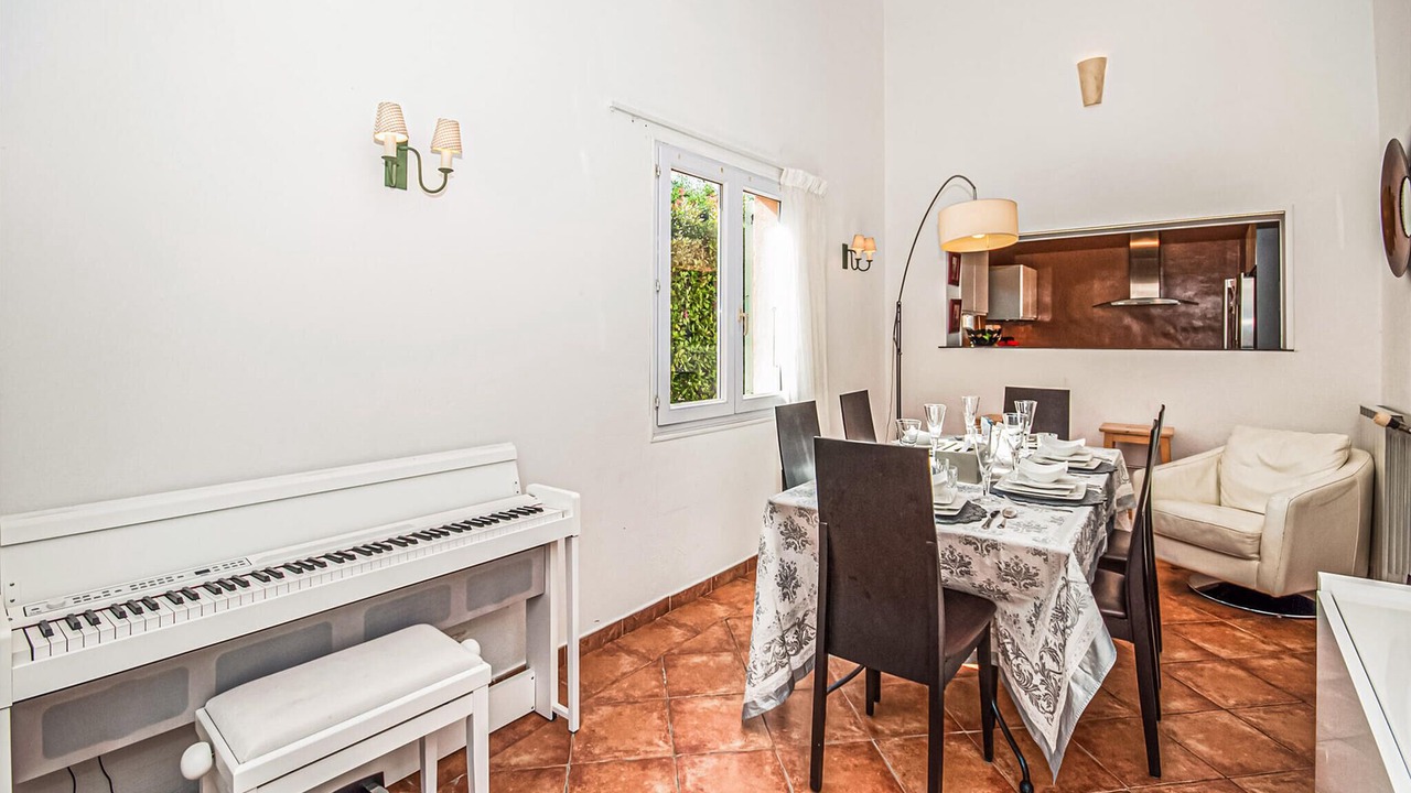 Photo of Bedroom in Saint-Jacques