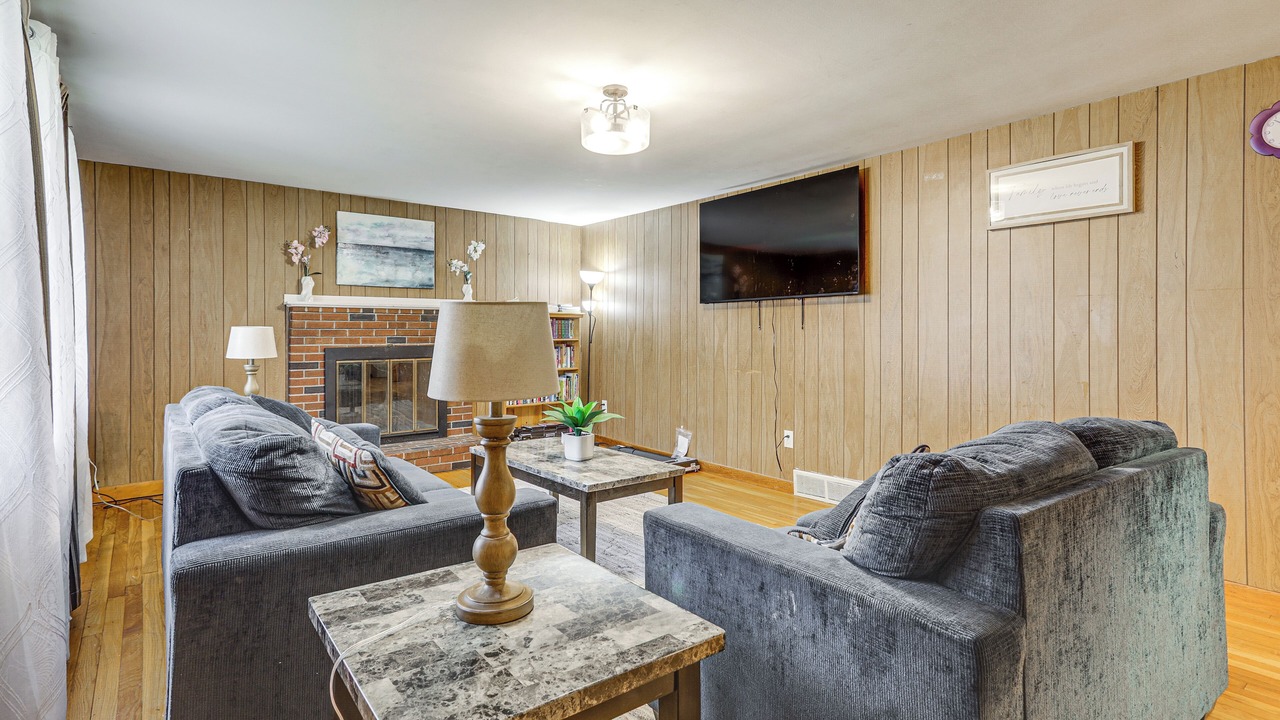 Photo of Livingroom in Attleboro