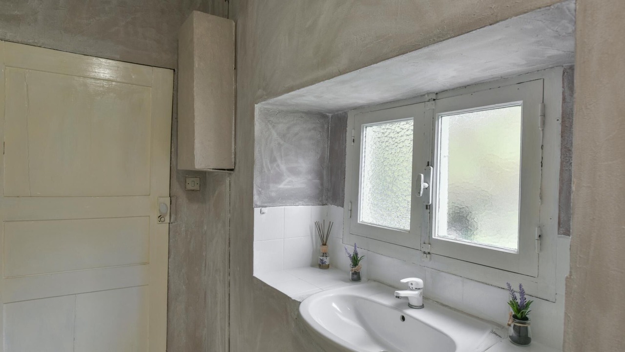Photo of Bathroom in Castelnau-Montratier-Sainte-Alauzie