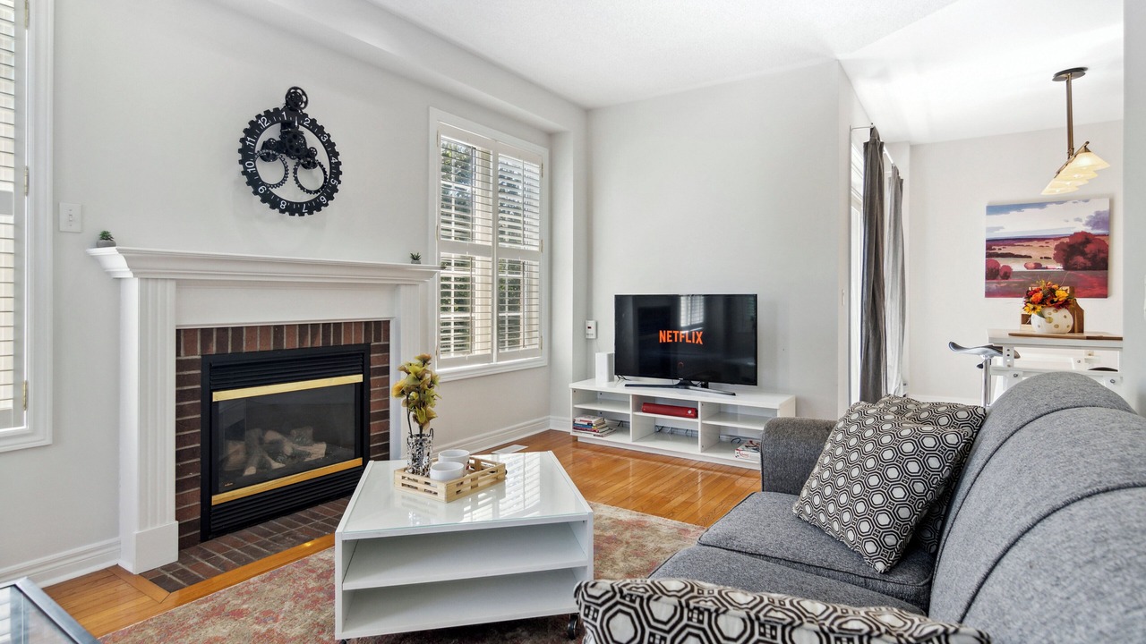 Photo of Livingroom in Richmond Hill