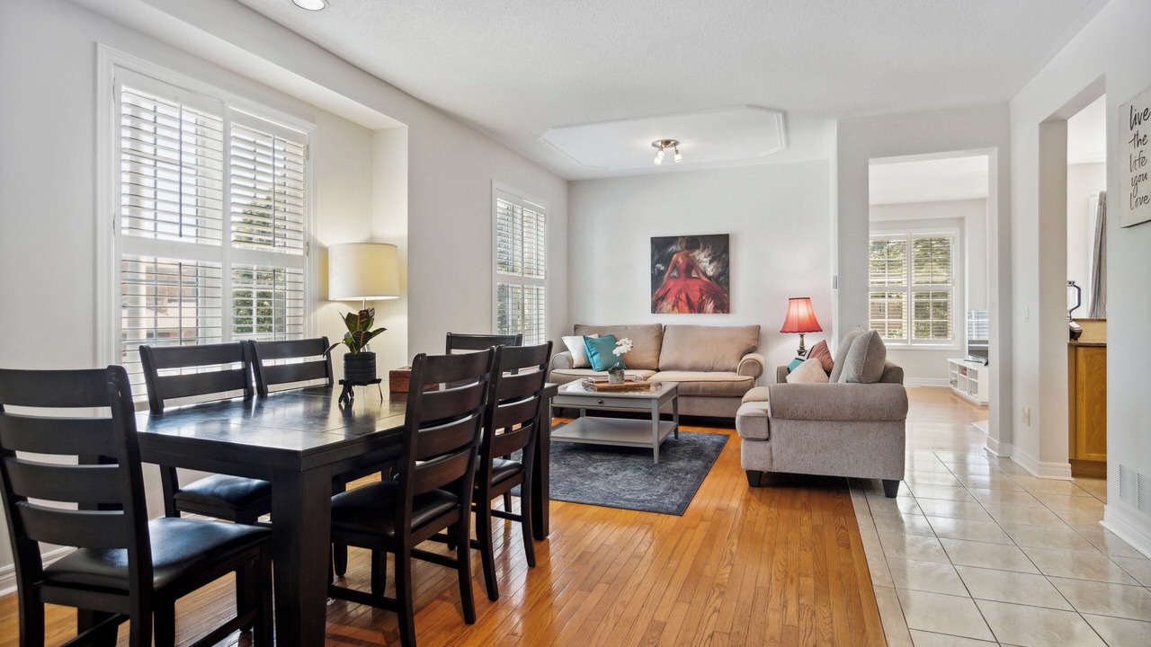 Photo of Livingroom in Richmond Hill