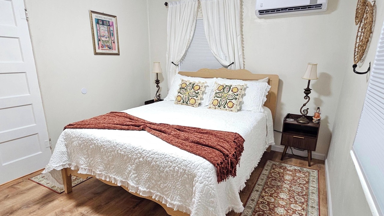 Photo of Bedroom in Mesilla Park