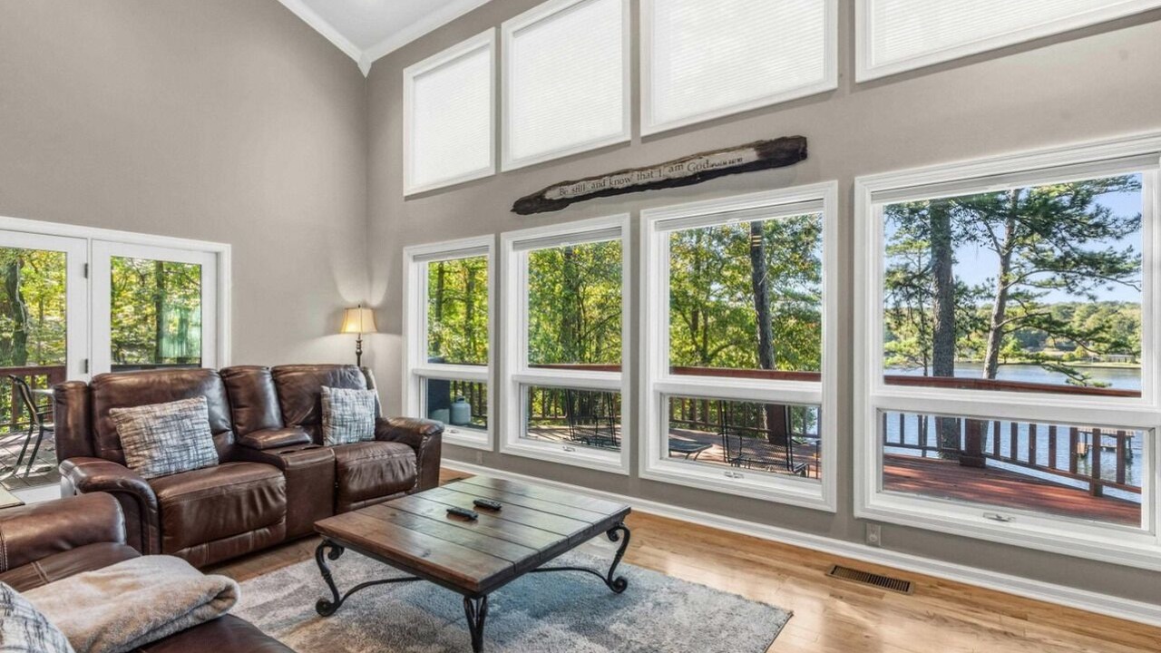 Photo of Livingroom in Jones Mills