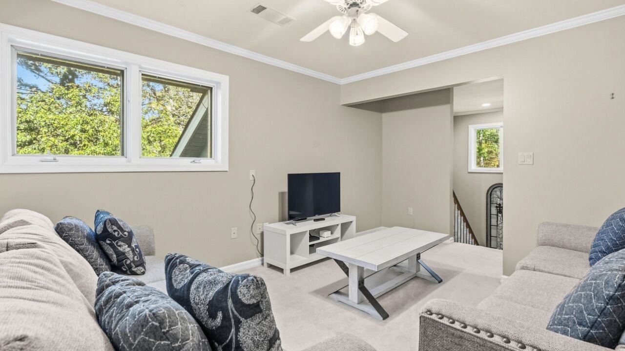 Photo of Livingroom in Jones Mills