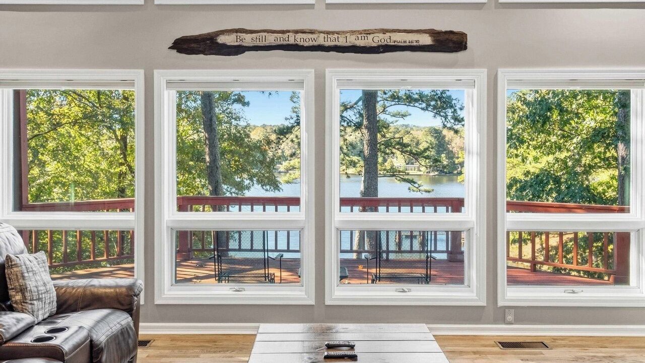 Photo of Livingroom in Jones Mills