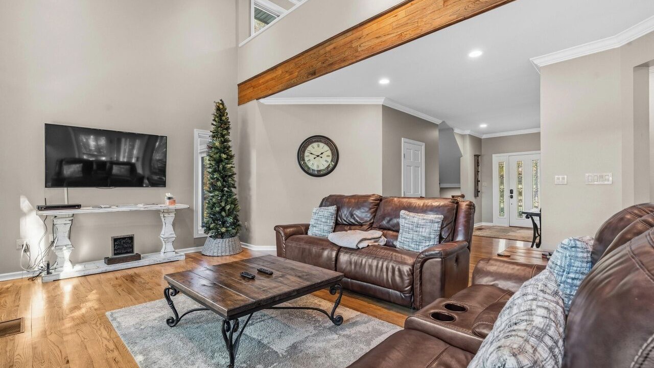 Photo of Livingroom in Jones Mills