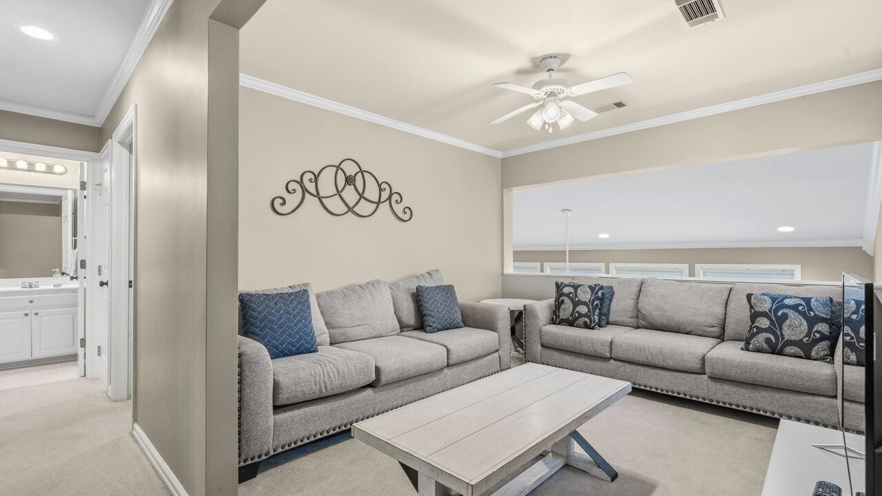 Photo of Livingroom in Jones Mills