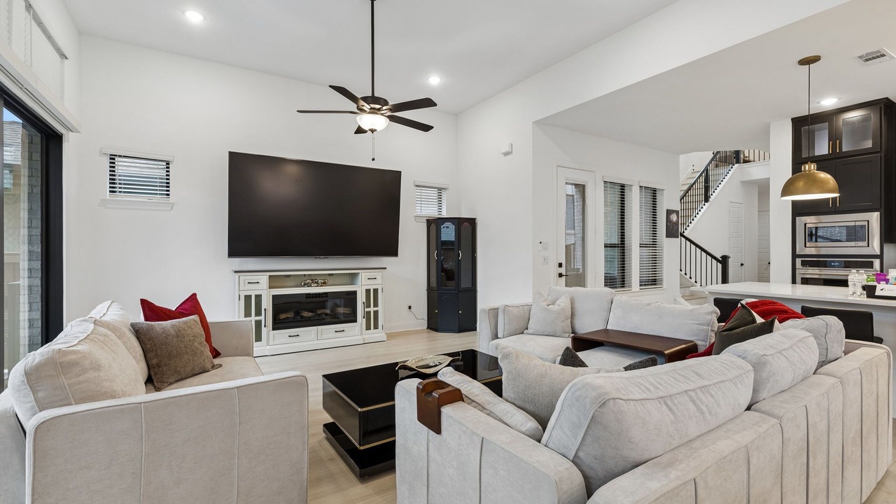 Photo of Livingroom in The Colony