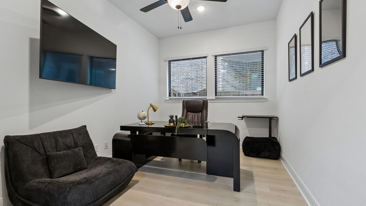 Photo of Livingroom in The Colony