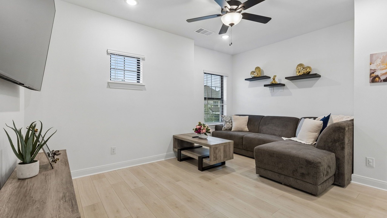 Photo of Livingroom in The Colony