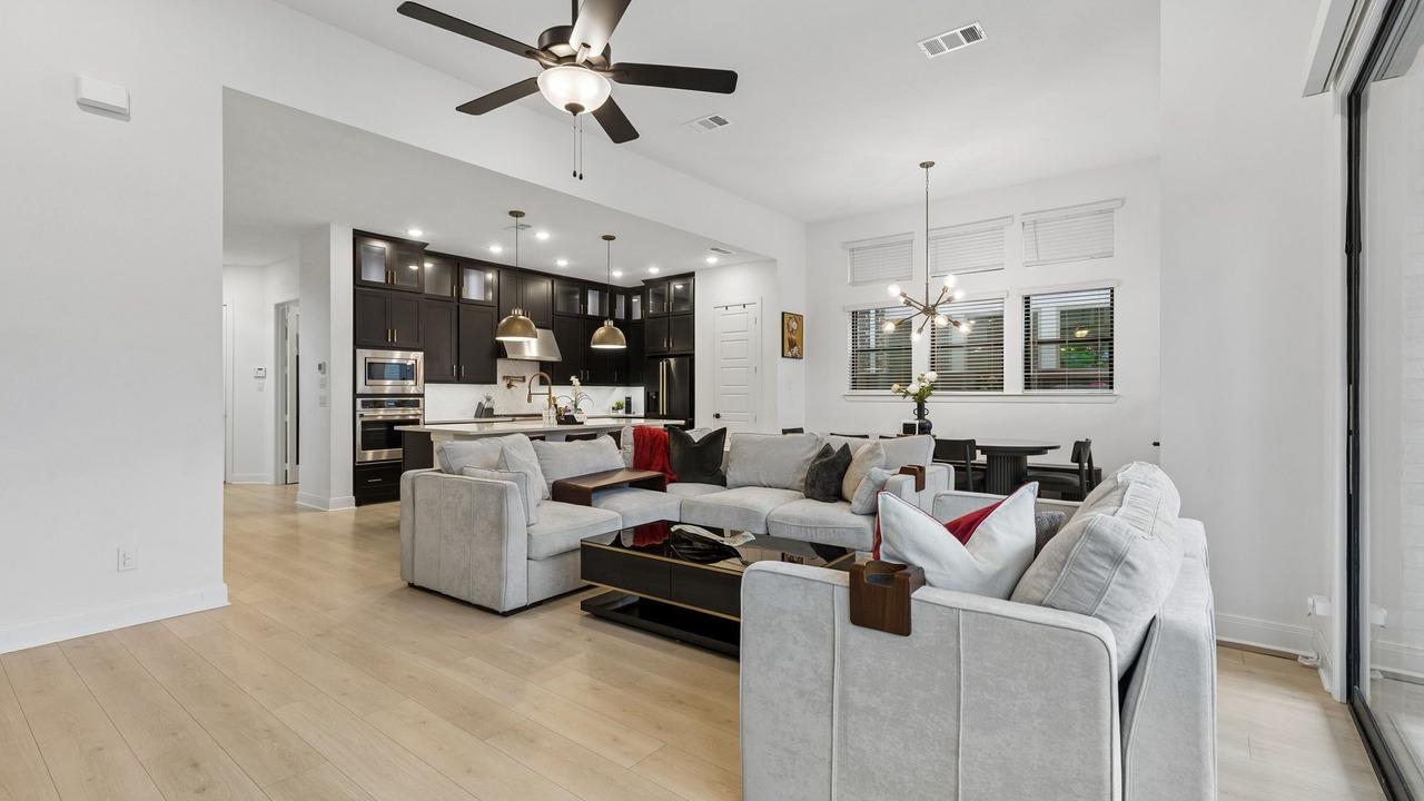 Photo of Livingroom in The Colony