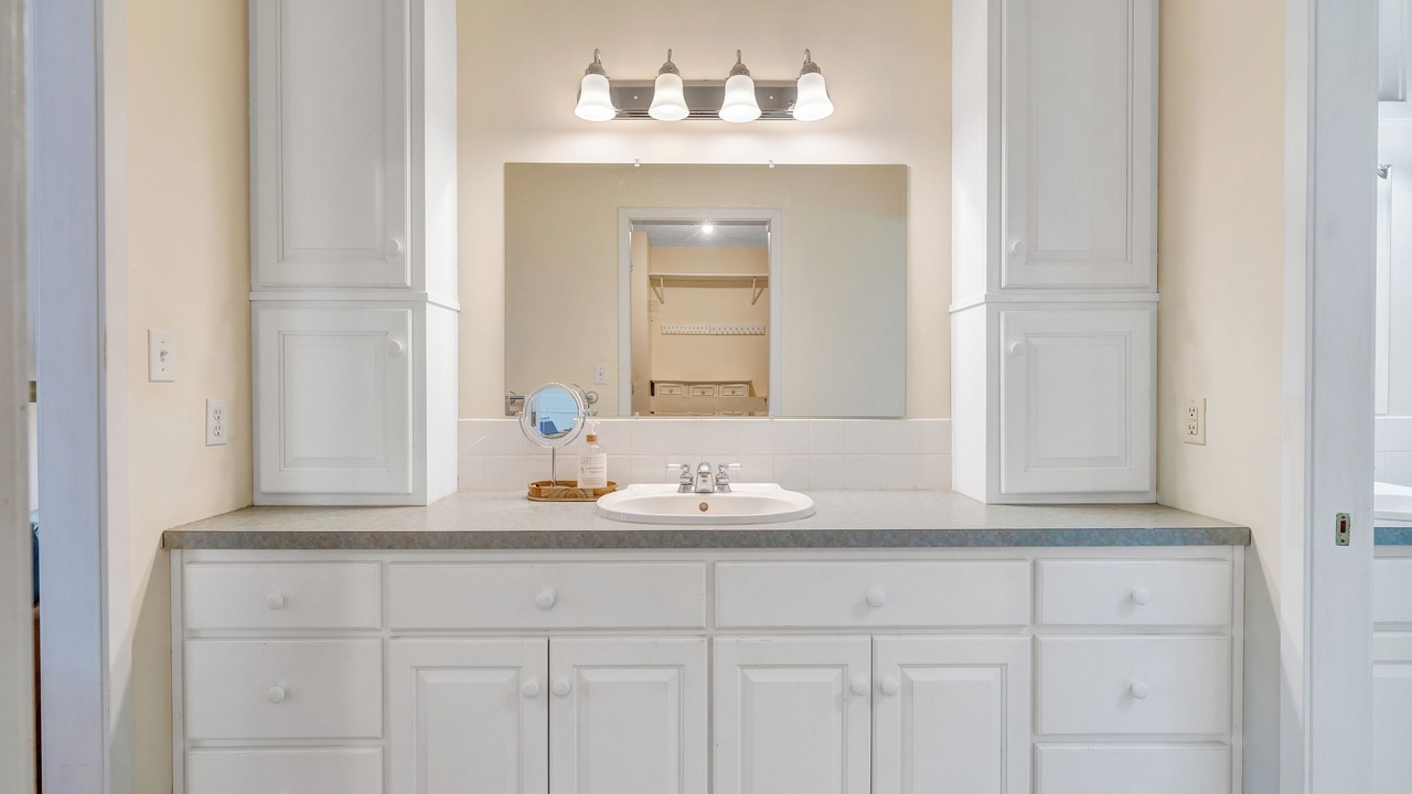Photo of Bathroom in Huddleston