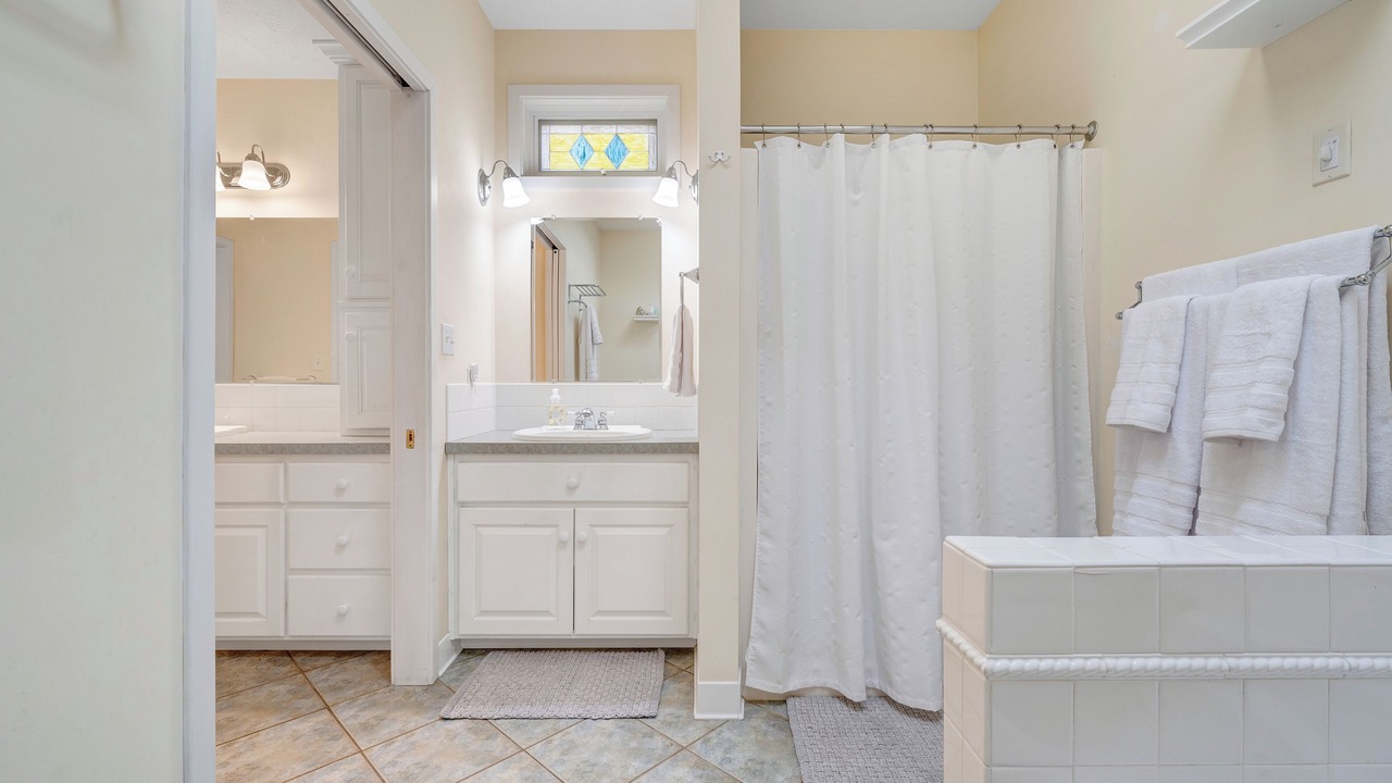 Photo of Bathroom in Huddleston