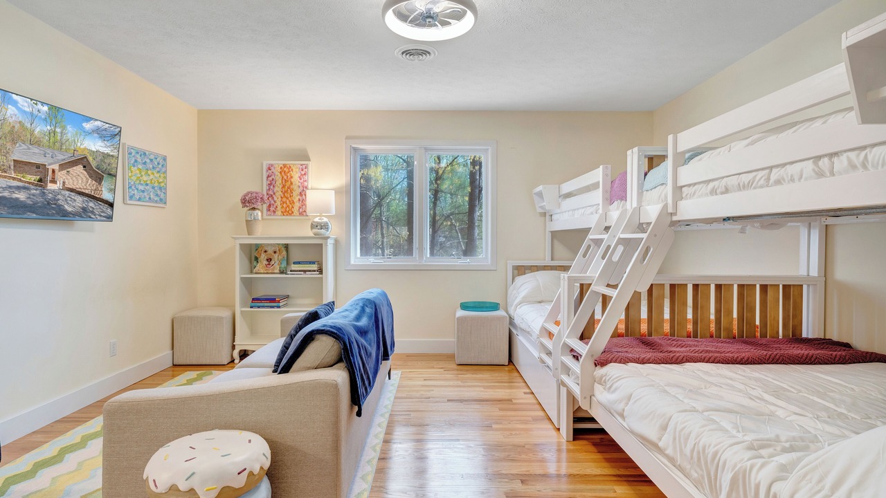 Photo of Bedroom in Huddleston