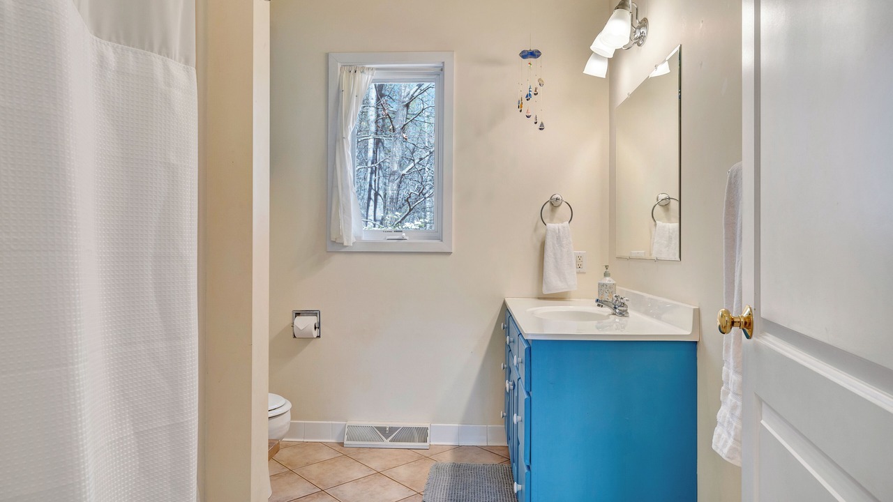 Photo of Bathroom in Huddleston