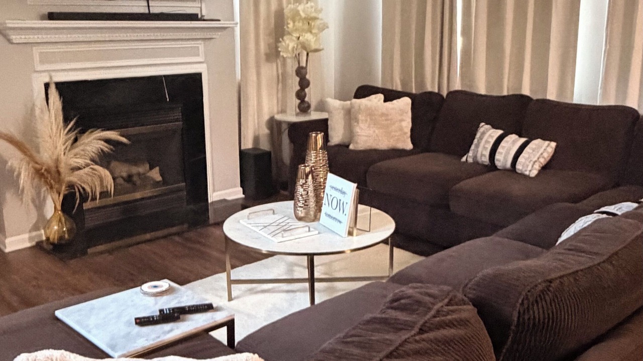 Photo of Livingroom in Provincetowne