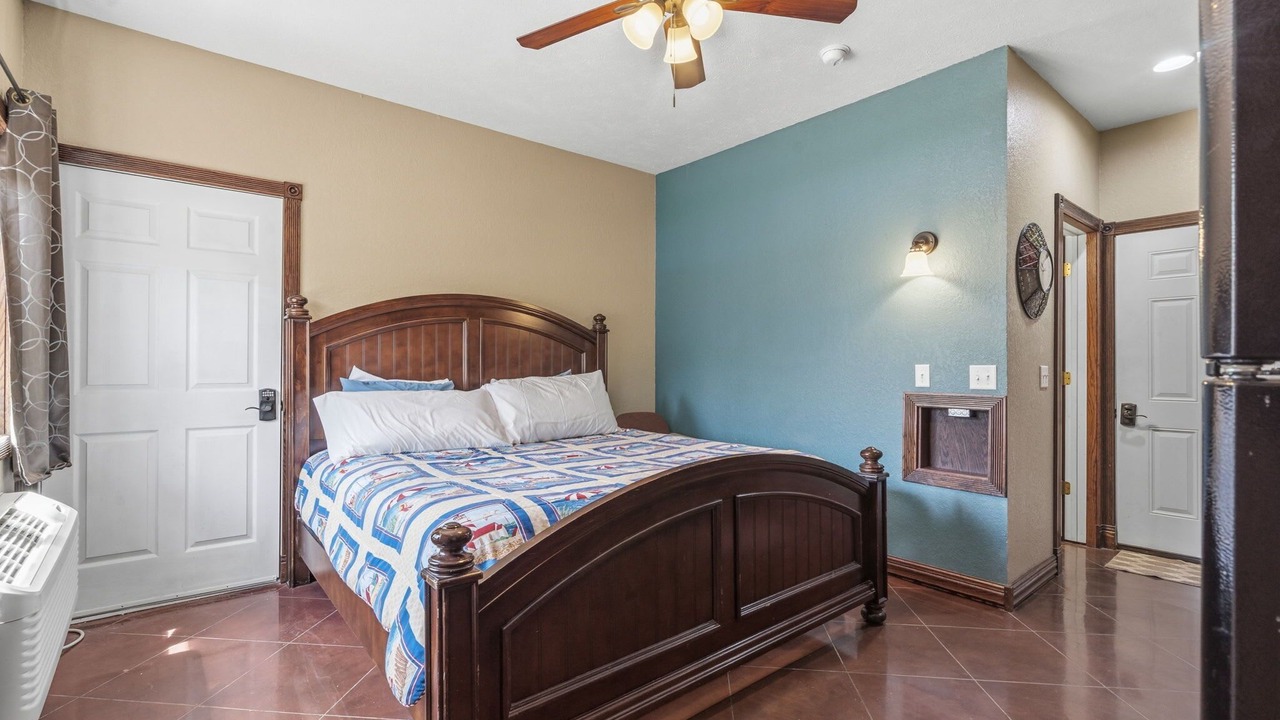 Photo of Bedroom in Shell Knob
