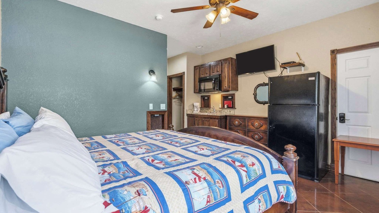 Photo of Bedroom in Shell Knob