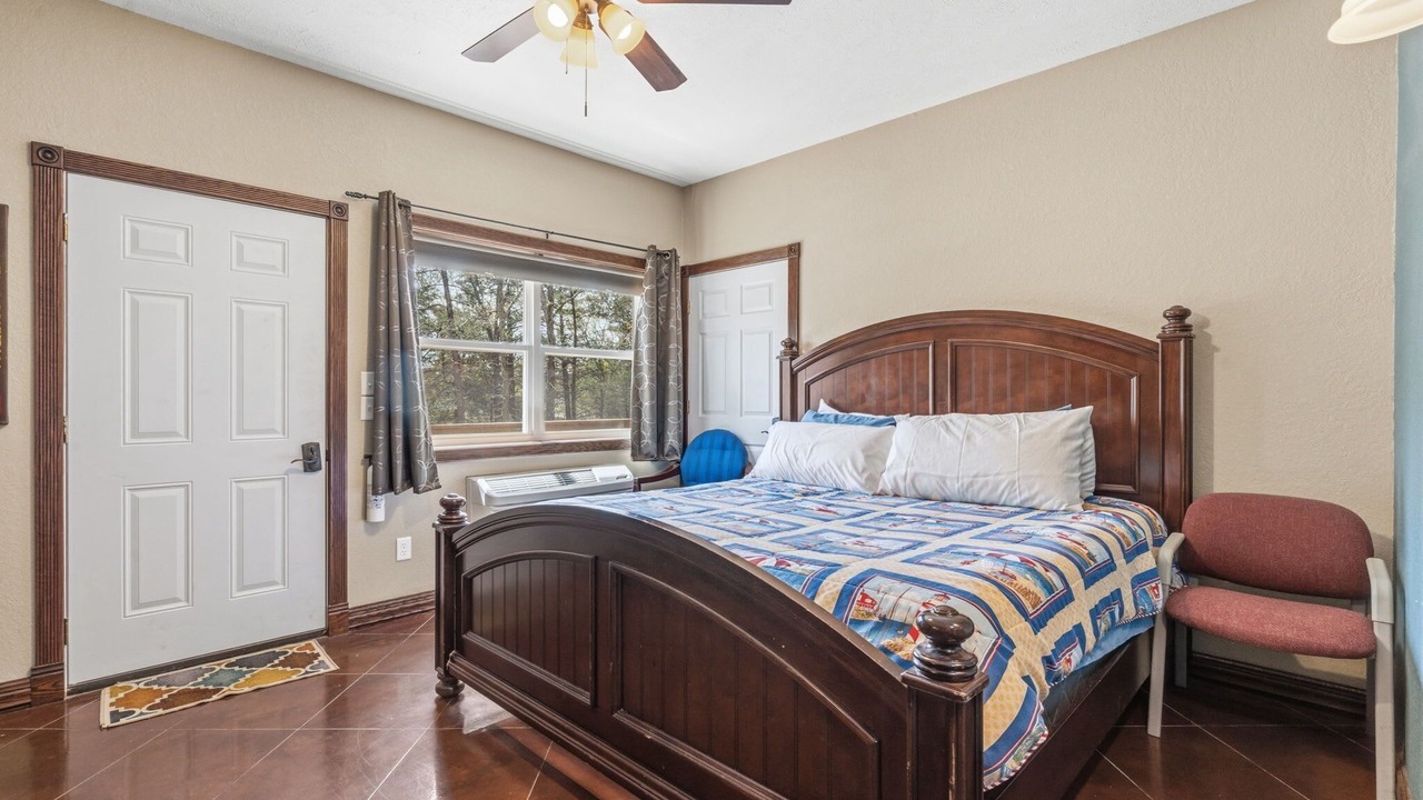 Photo of Bedroom in Shell Knob
